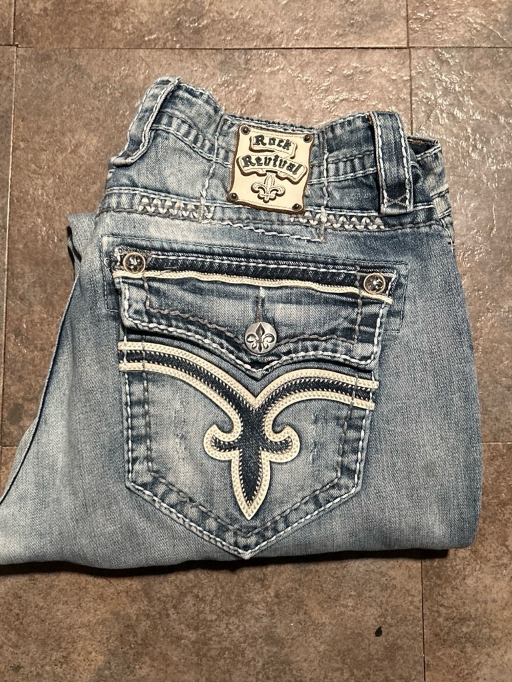 Rock Revival Men's Relaxed straight Blue Jeans